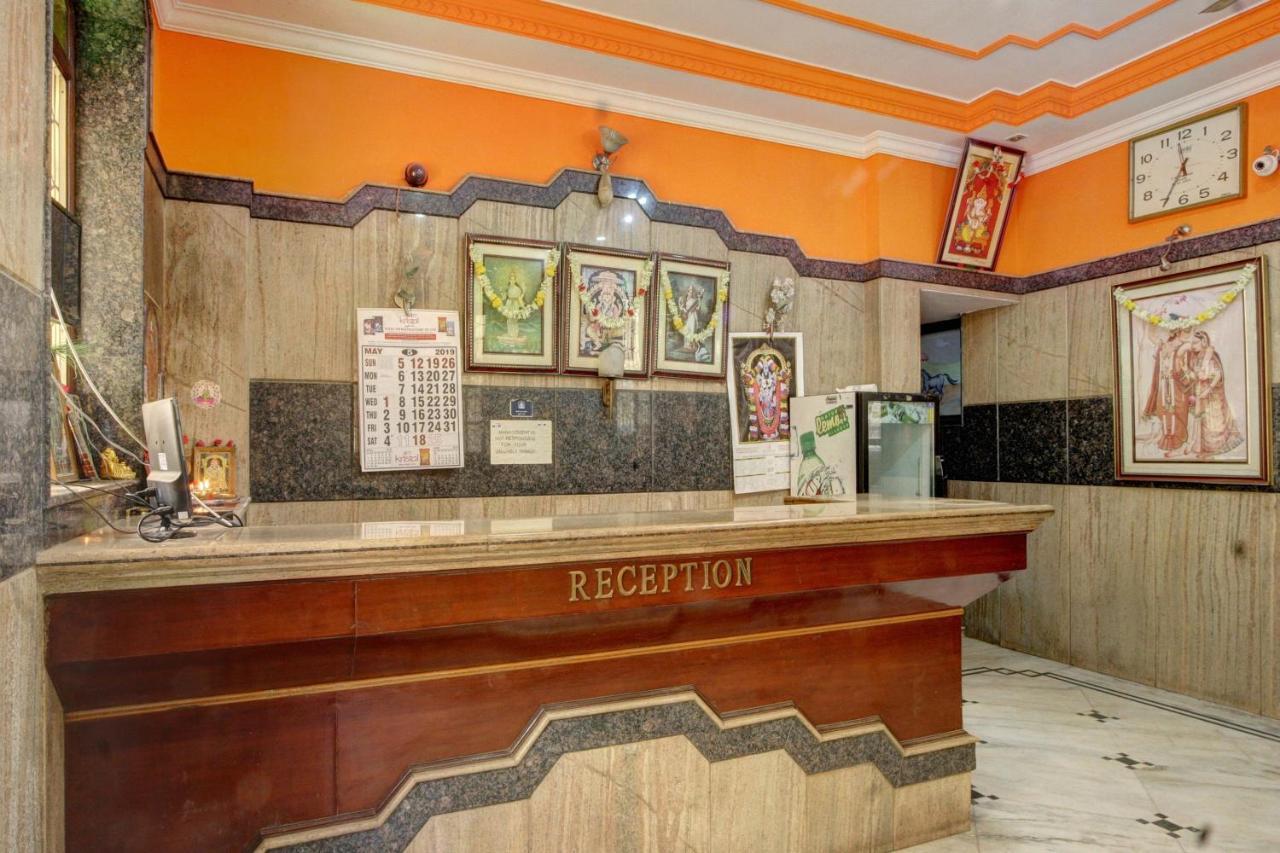 Spot On Radha Krishna Deluxe Lodge Near Cubbon Park Bangalore Exteriör bild